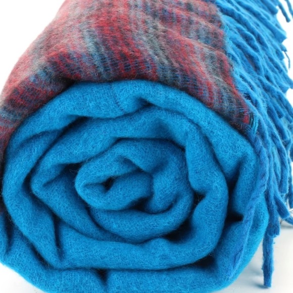 Tibet Soft Shawl or blanket. - Picture 2 of 7